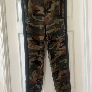 Galaxy By Harvic Camouflage Joggers